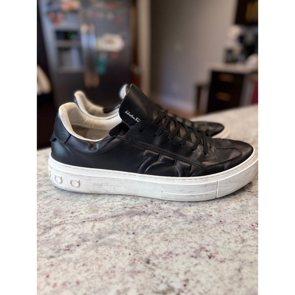 Salvatore Ferragamo Mens Black Leather Gancini Low Top Sneakers Shoes
